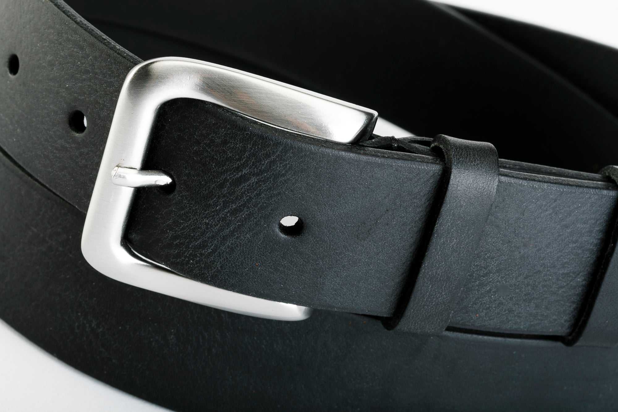 Unisex Genuine Leather Belt - NEWPORT BELT by TAFTIK – Sturdy and elegant, Satin Steel finish buckle paired with Old England Oiled Leather and Genuine Suede and Alaskan Leather variants. Height 3.5 cm.