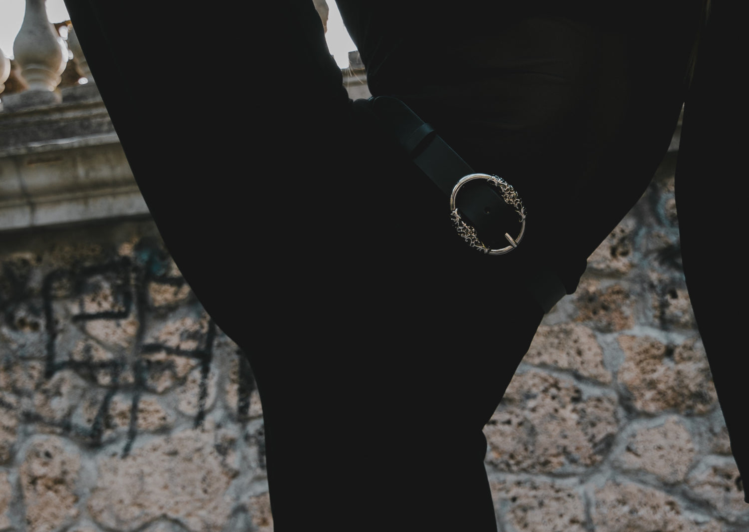 Cintura Unisex in Vero Cuoio Domino color nero - CINTURA KASMIRE by TAFTIK – Eleganza Traslucida con Fibbia Ipoallergenica, Altezza cm.2,7